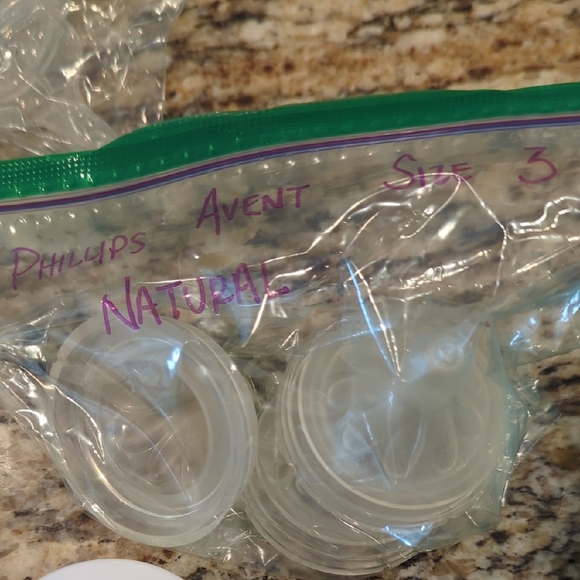 Phillips Avent Bundle Set with Anti Colic Inserts And Nipple Shield 24mm - Picture 3 of 5